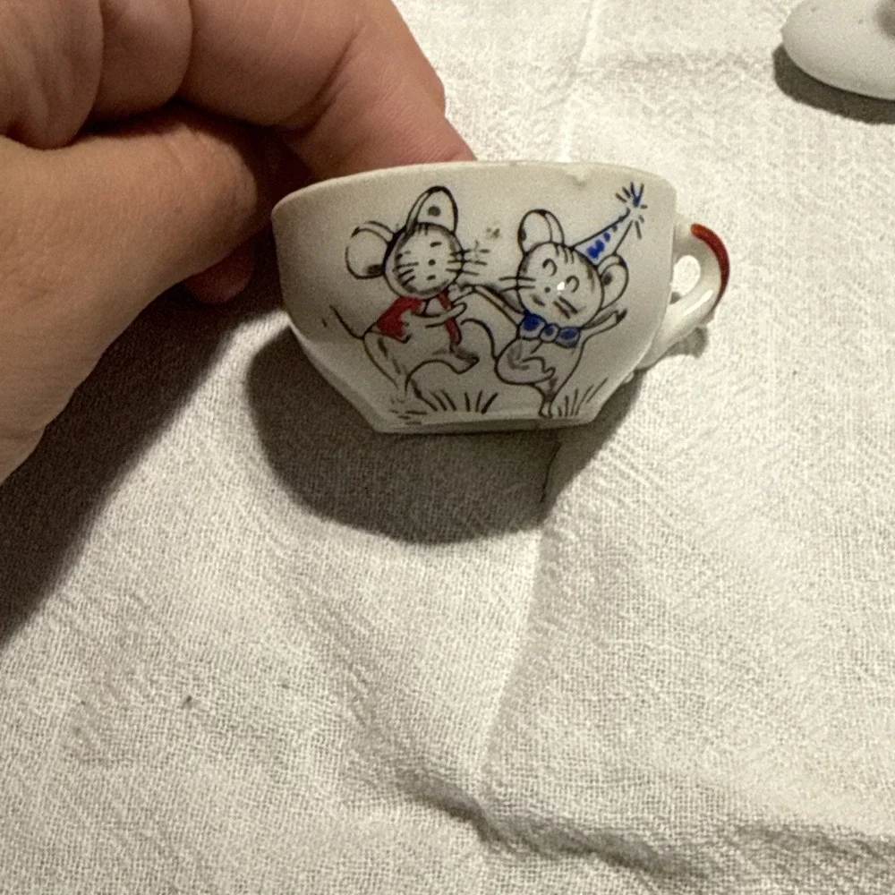 Child's‎ Tea set Dancing Mice Motif (vintage) Teapot,creamer,sugar,2cups&saucers